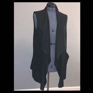 Jones faux suede black vest w pockets